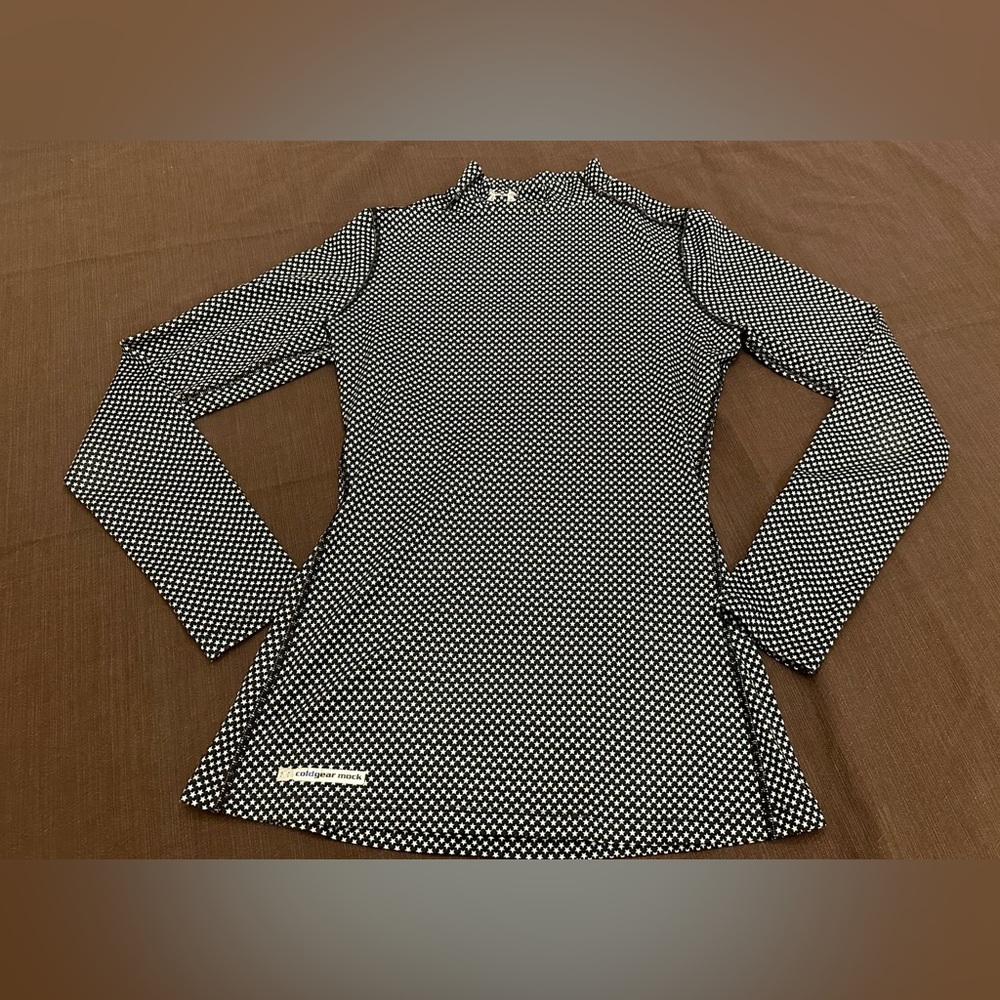 Under Armour ColdGear mock women’s black w/white micro stars. Women’s fitted med